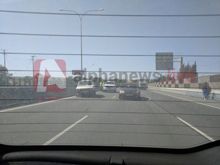 Έχασε τον έλεγχο και προσέκρουσε στο διαχωριστικό κιγκλίδωμα (ΦΩΤΟ)