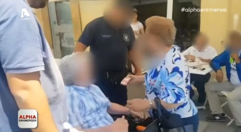 Τι απαντά η συντονίστρια της Πλατείας Ελευθερίας για τον τραυματισμό ανάπηρου