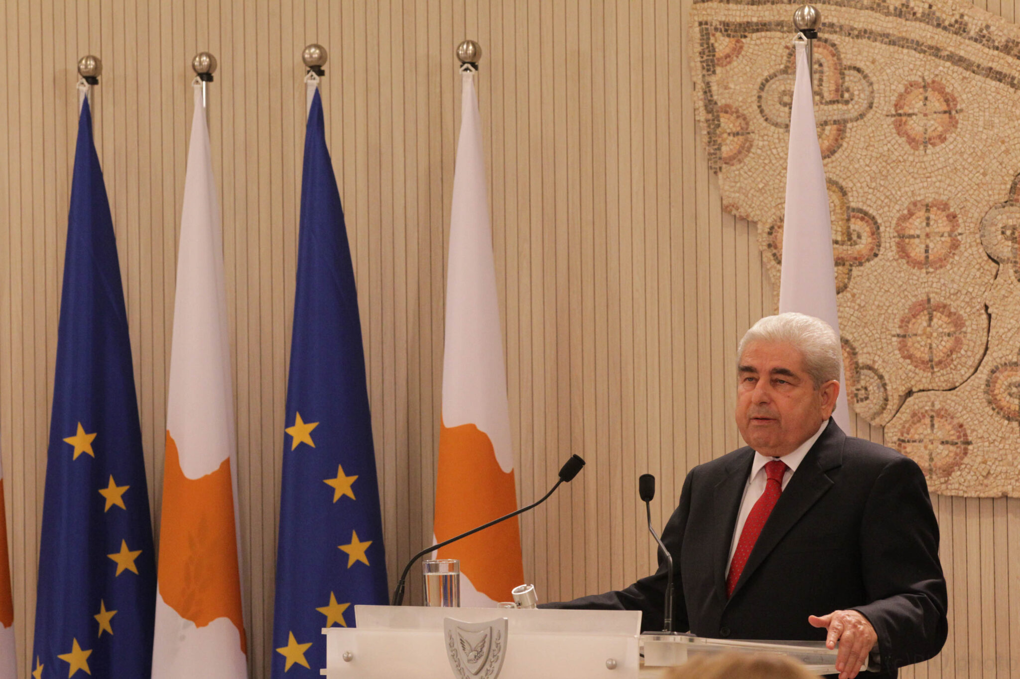 Δέκα λεπτά σπάνιου πολιτικού πολιτισμού στο στούντιο του Alpha (ΒΙΝΤΕΟ)