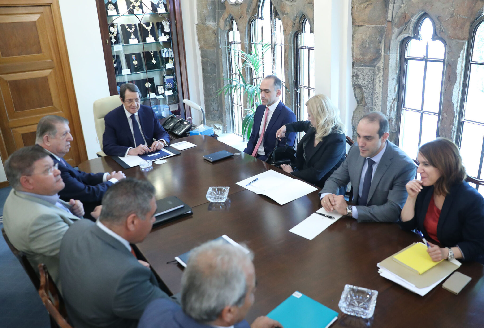 Πρόσω ολοταχώς για ρύθμιση των απεργιών κυβέρνηση και συντεχνίες