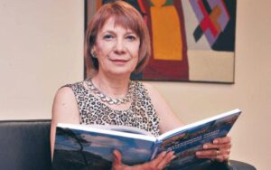 Η θυγατέρα του Γλαύκου Κληρίδη θα ψηφίσει ΑΚΕΛ και Νιαζί Κιζίλγιουρεκ