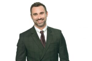 Η αποστομωτική απάντηση του Καπουτζίδη για τα φιλιά μεταξύ ανδρών στη Eurovision