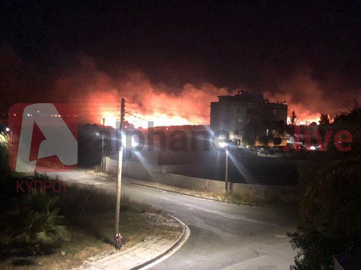 Υπό έλεγχο η πυρκαγιά που ξέσπασε στις Καμάρες Λάρνακας (ΒΙΝΤΕΟ&ΦΩΤΟ)