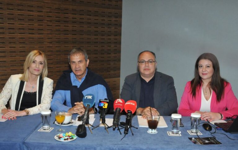 Μεγάλο Αφιέρωμα στον Μάνο Ελευθερίου από τον Γιώργο Νταλάρα