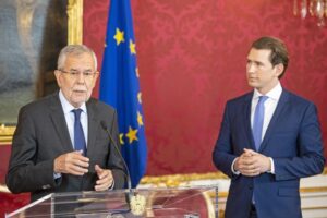 Προτείνει την διεξαγωγή εκλογών στις αρχές Σεπτεμβρίου ο Πρόεδρος της Αυστρίας