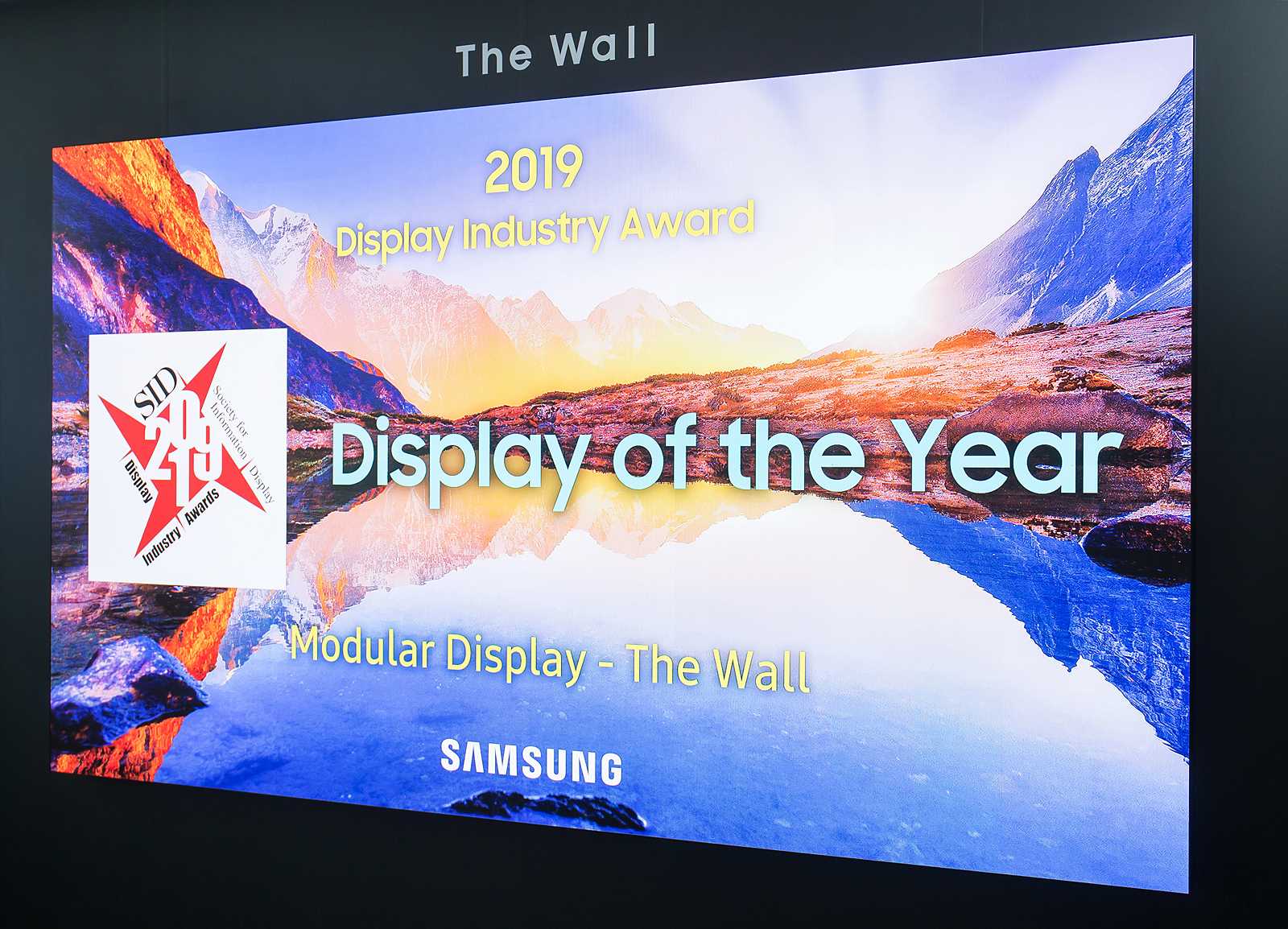 Η οθόνη “The Wall” της Samsung Κερδίζει το «Display Industry Award»