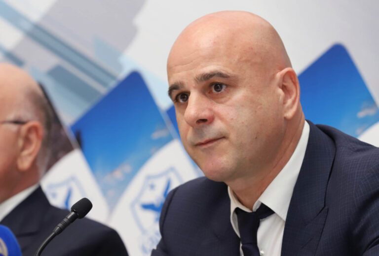 Ο Μαργκάσα, το ταξίδι «αστραπή» του Τιμούρ στην Ολλανδία  και οι… κενές θέσεις