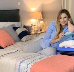 Η Αριστοτέλους εκτάκτως στο…μαιευτήριο με τα παιδιά της (ΦΩΤΟ)