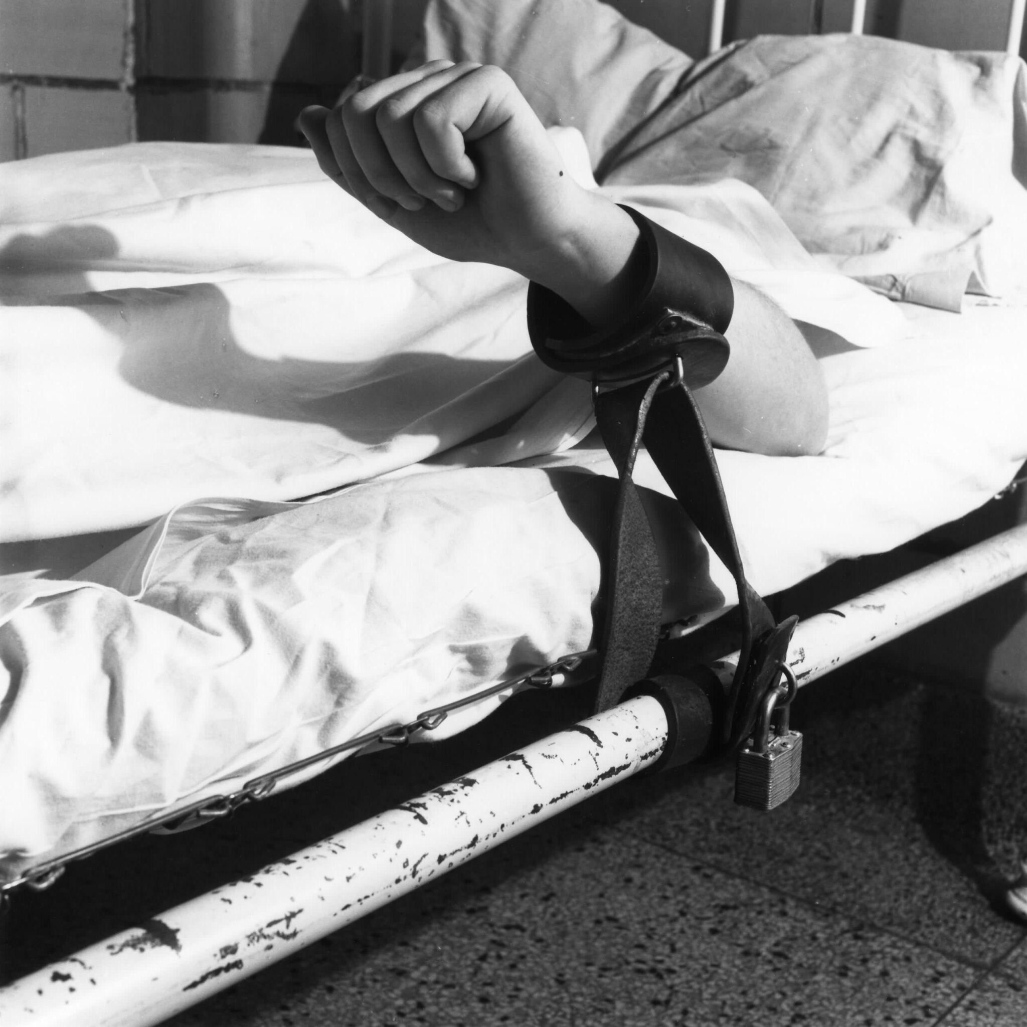 Έρευνα για τον δεμένο ηλικιωμένο ασθενή στο Γενικό Νοσοκομείο Πάφου (ΒΙΝΤΕΟ)