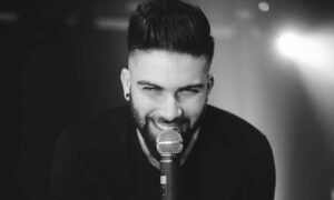 Ανδρέας Λέοντας: Η γλυκιά αγκαλιά με το μικρό του γιο και το πρώτο τους μπάνιο