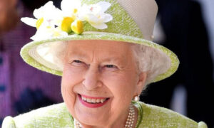 Ψάχνεις δουλειά; Η Βασίλισσα Ελισάβετ μπορεί να σε προσλάβει με… προϋποθέσεις!