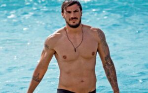 Αυτό είναι το αληθινό όνομα του Άκη Πετρετζίκη! (ΦΩΤΟ)