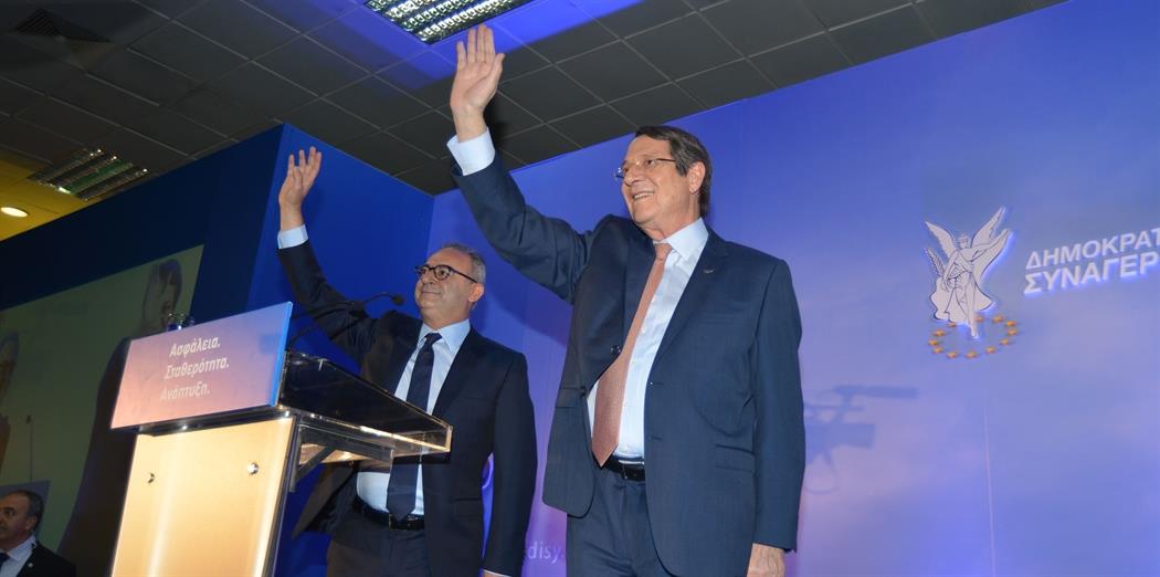 ΔΗΣΥ: Συντηρητική λαϊκή δεξιά ή φιλελεύθερη κεντροδεξιά;