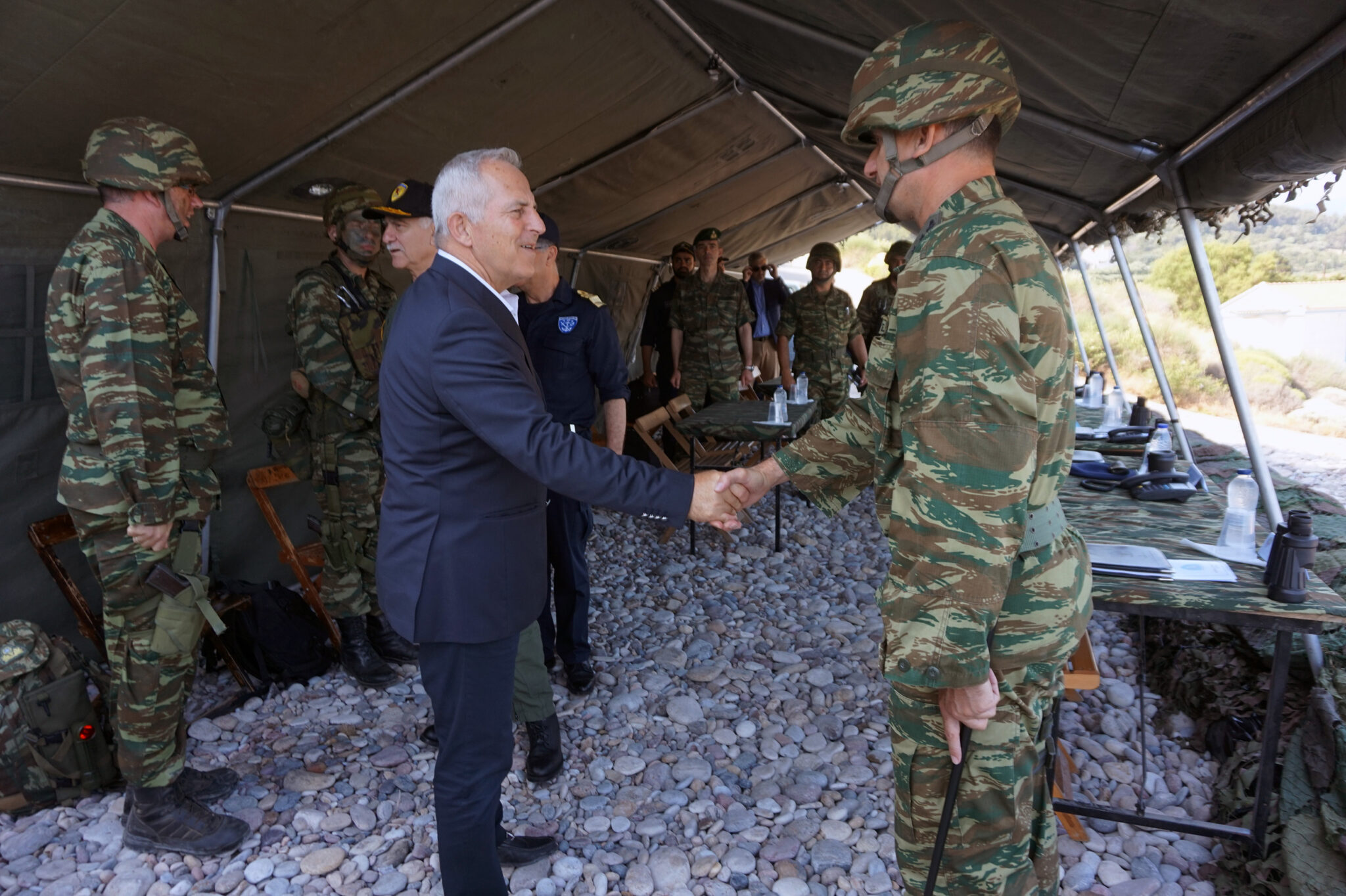 Δεν αποκλείει "θερμό επεισόδιο" με την Τουρκία ο Έλληνας Υπουργός Άμυνας