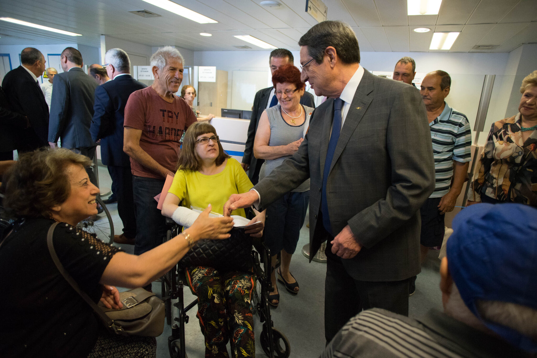 Αυτοψία του Προέδρου Αναστασιάδη στο Γενικό Νοσοκομείο Λευκωσίας (BINTEO)