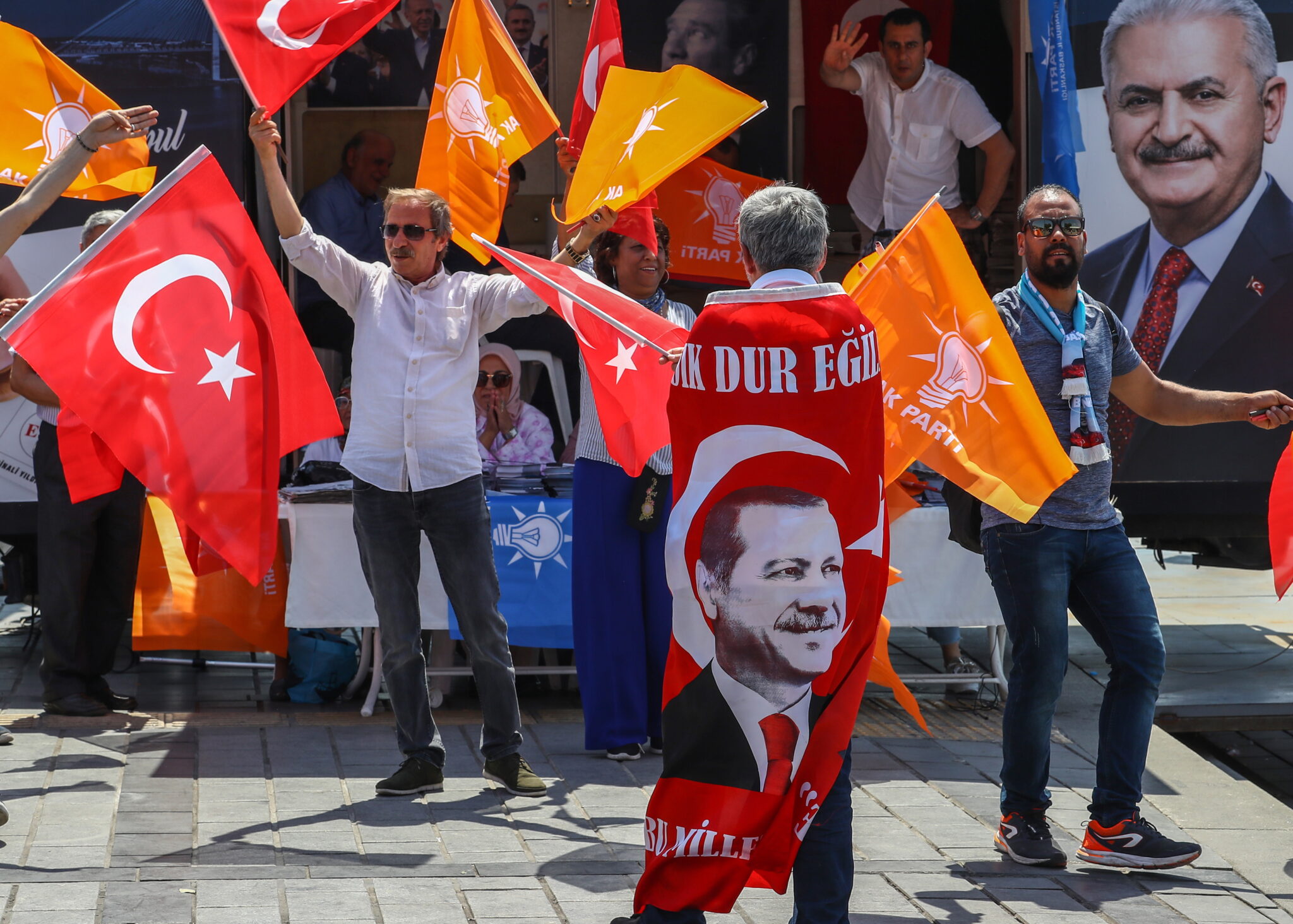 Επιθετική και απειλητική κατά πάντων η Άγκυρα