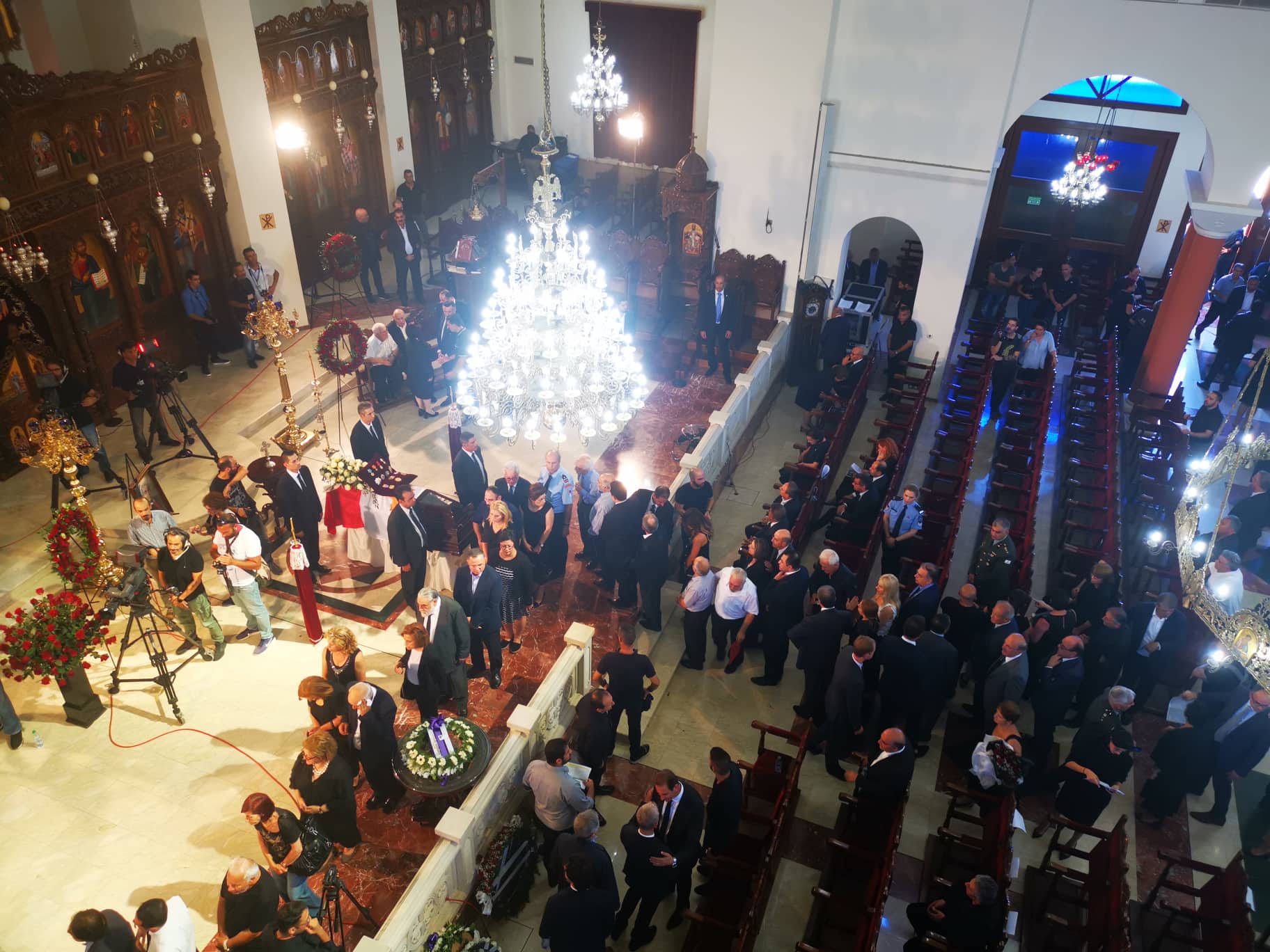 Λαός και πολιτεία αποχαιρέτησαν σε κλίμα συγκίνησης τον Δημήτρη Χριστόφια