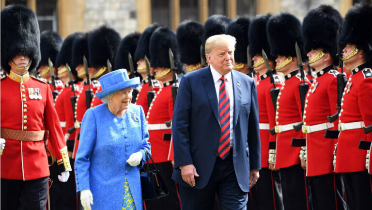 Στο Λονδίνο με πρόκληση της Βασίλισσας Ελισάβετ ο Τραμπ