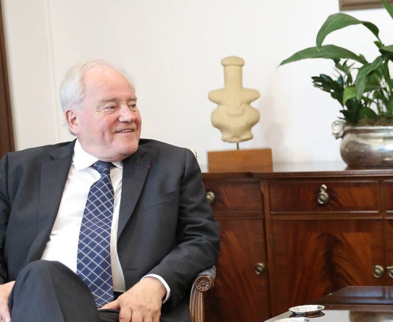 Γαλλική ασπίδα στην Total για μελλοντικές γεωτρήσεις στην AOZ