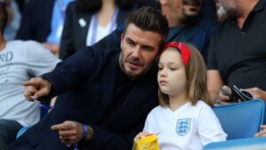 O Μπεκάμ φιλά στο στόμα την κόρη του και προκαλεί έντονες αντιδράσεις (ΦΩΤΟ)