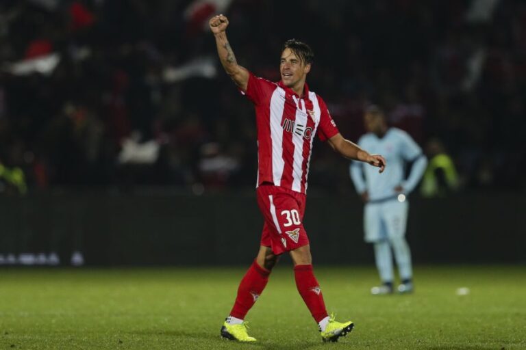 Κοντά σε Βίτορ Γκόμες η Ομόνοια