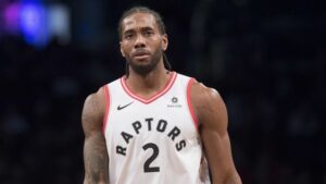 O Λέοναρντ με τη φανέλα των Λέικερς (ΦΩΤΟ)