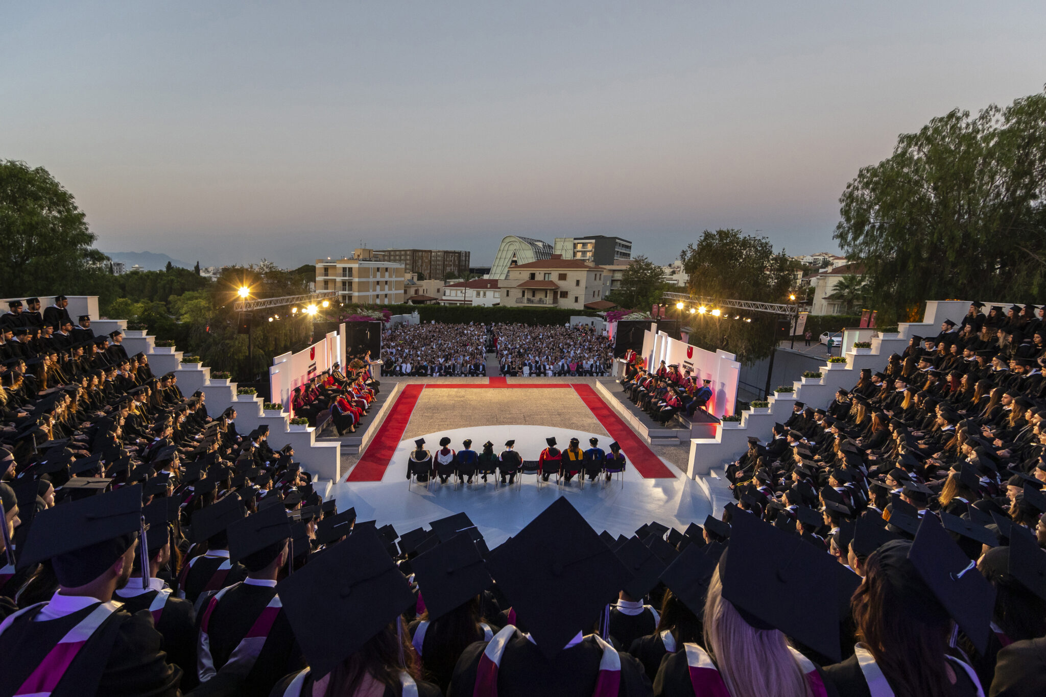 «Σκεφτείτε ανατρεπτικά, δώστε το δικό σας στίγμα στην κοινωνία»