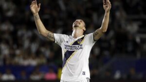 Γκολάρα έπος με ψαλιδάκι από τον Ιμπραχίμοβιτς (ΒΙΝΤΕΟ)