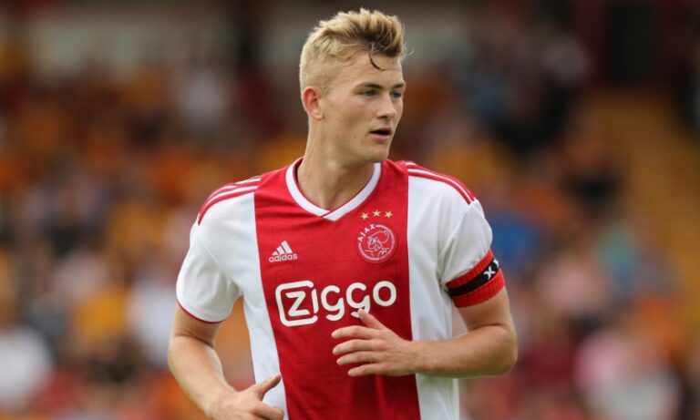 Βελτιωμένη πρόταση για τον Ντε Λιχτ από τη Γιουβέντους