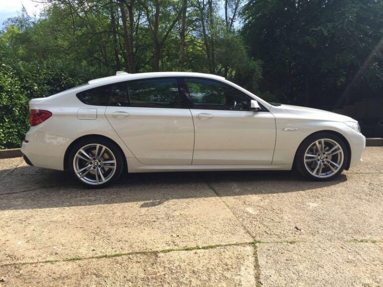 Έχετε δει αυτό το αυτοκίνητο που κλάπηκε από σπίτι; (ΦΩΤΟ)