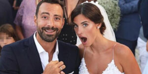 Ασυγκράτητος ο Σάκης! Η Μπομπα έκανε δηλώσεις και αυτός της έδινε φιλιά(ΒΙΝΤΕΟ)