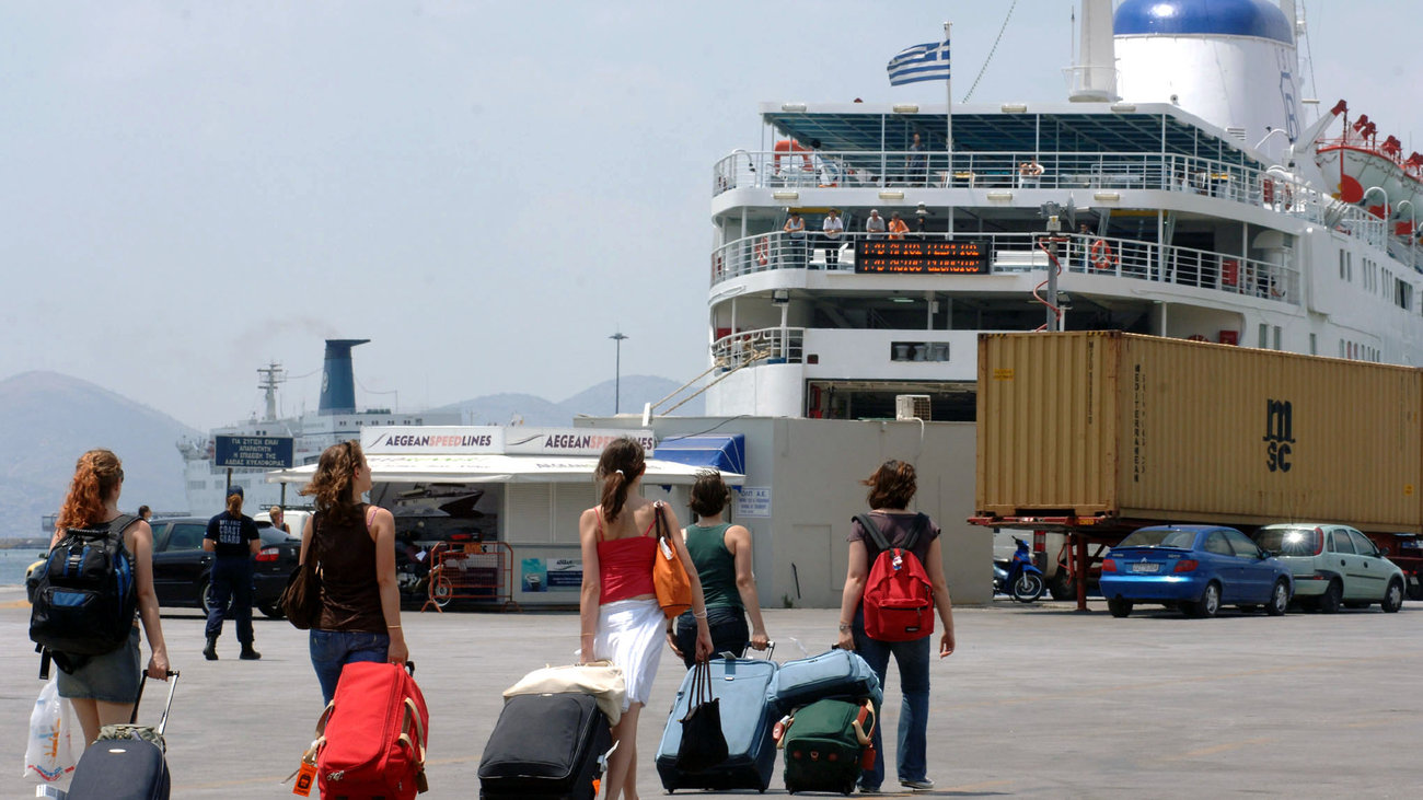 Υφ. Ναυτιλίας: Στα 100 ευρώ το ακτοπλοϊκό εισιτήριο για Ελλάδα (ΒΙΝΤΕΟ)