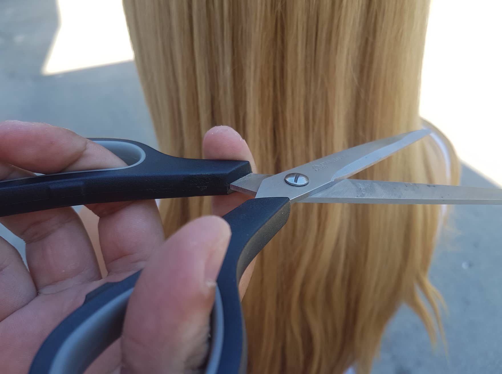 Χειροπέδες στον άνδρα που έκοβε τα μαλλιά των γυναικών στον Πρωταρά