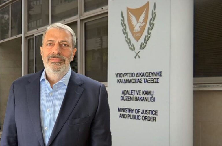 Υπ. Δικαιοσύνης: «Η κάρτα φιλάθλου πρέπει να παραμείνει»