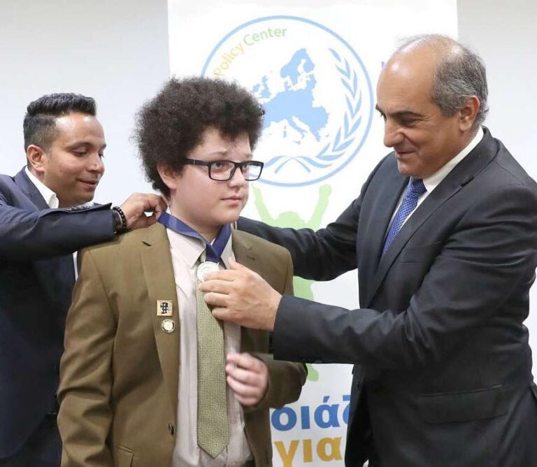 O 12χρονος Νικόλας πρέσβης κατά του bullying (BINTEO)