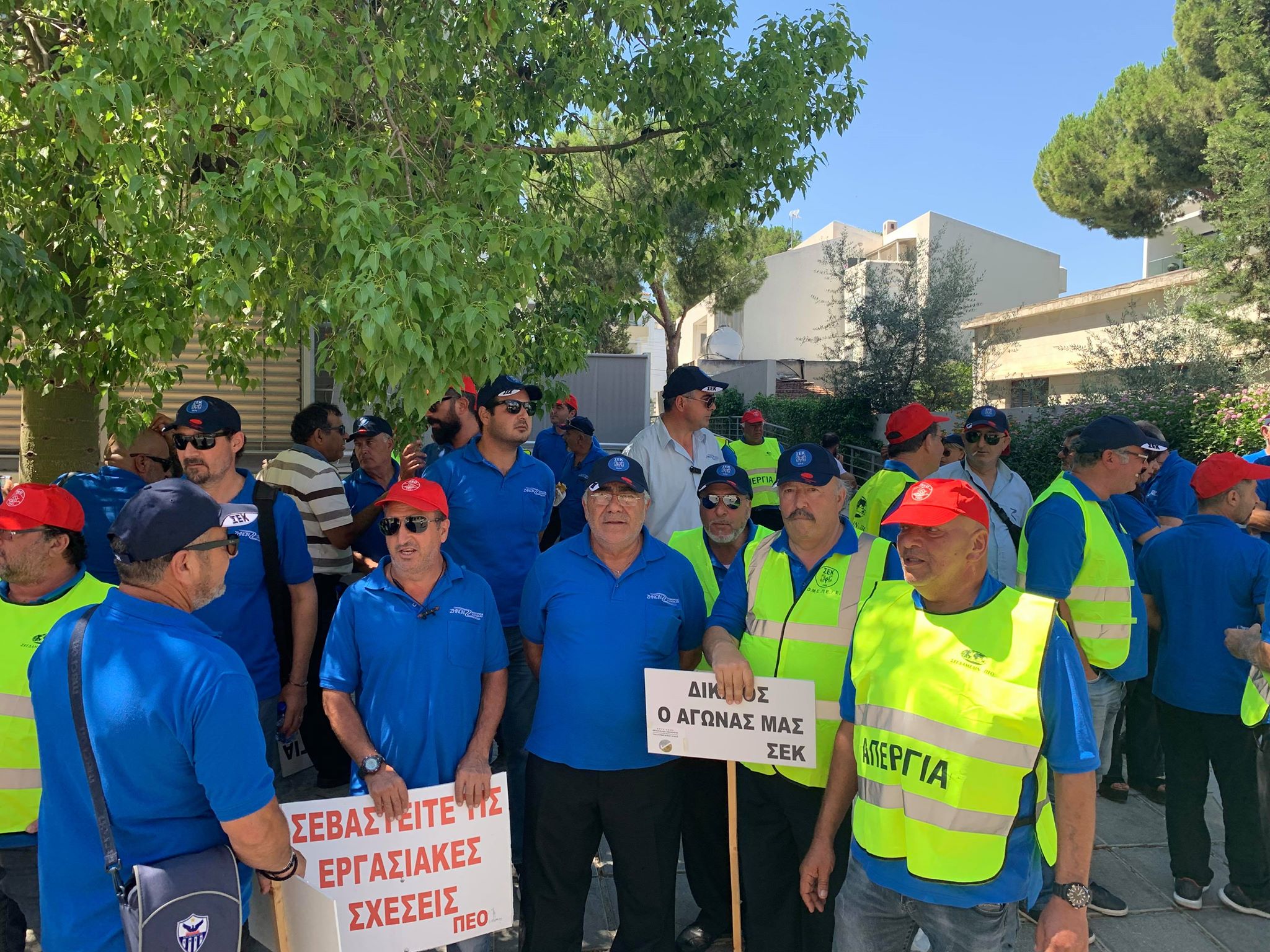Διεκδικούν τα δεδουλευμένα τους οι απεργοί (ΒΙΝΤΕΟ-ΦΩΤΟ)