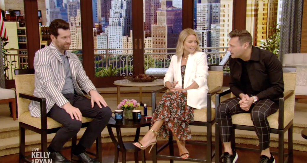 Ο BILLY EICHNER ΦΟΡΕΣΕ TOMMY HILFIGER