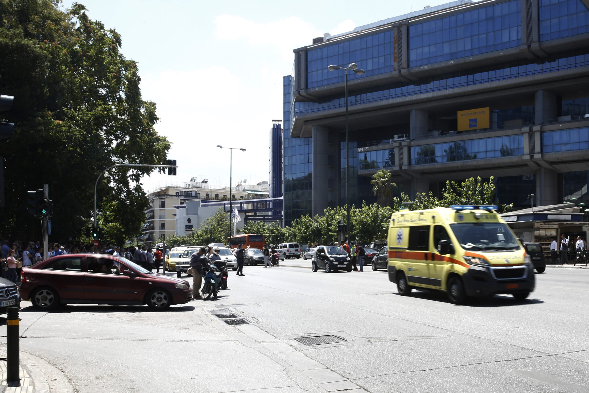 Η στιγμή που ο Εγκέλαδος χτυπά στην Αθήνα (ΒΙΝΤΕΟ)