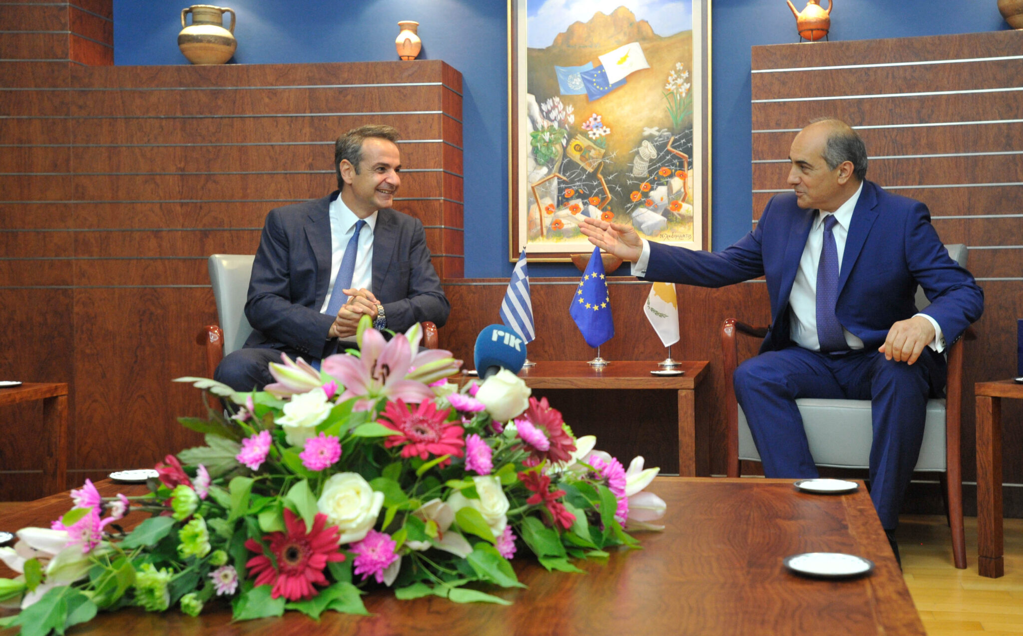 Κυπριακό και τουρκικές προκλήσεις στη συνάντηση Μητσοτάκη – Συλλούρη