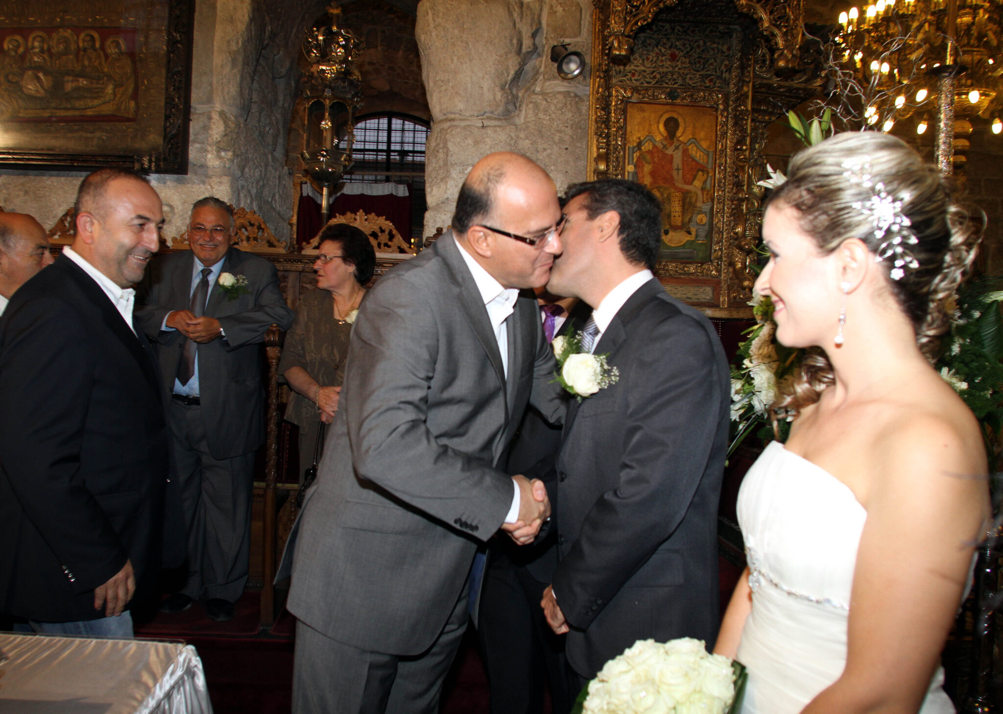 Flashback: Κάρογιαν και Τσαβούσογλου μαζί σε γάμο στον Άγιο Λάζαρο (ΦΩΤΟ)