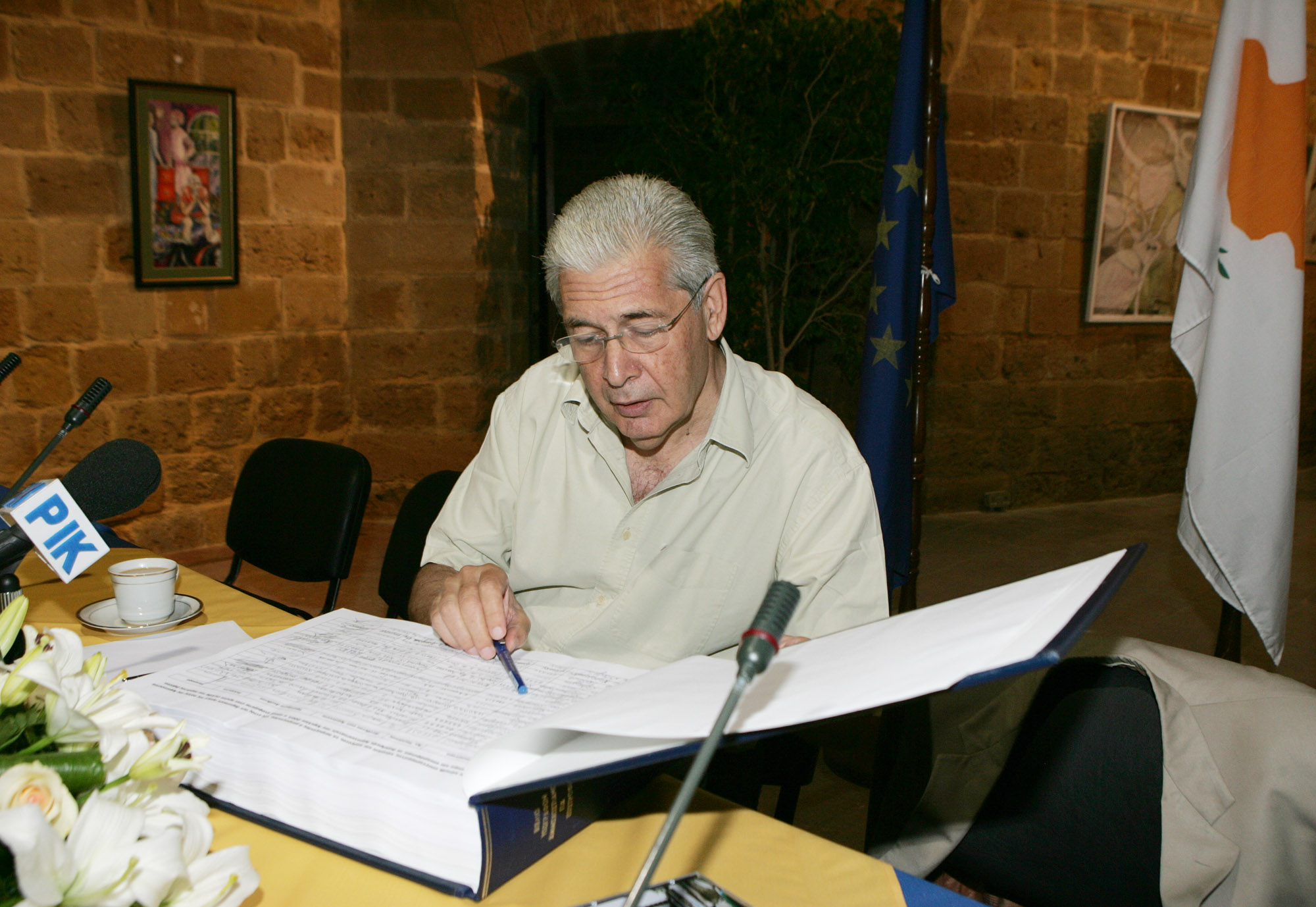 "Η αγέρωχη φωνή του Αλέξη Γαλανού έχει πλέον σιγήσει"