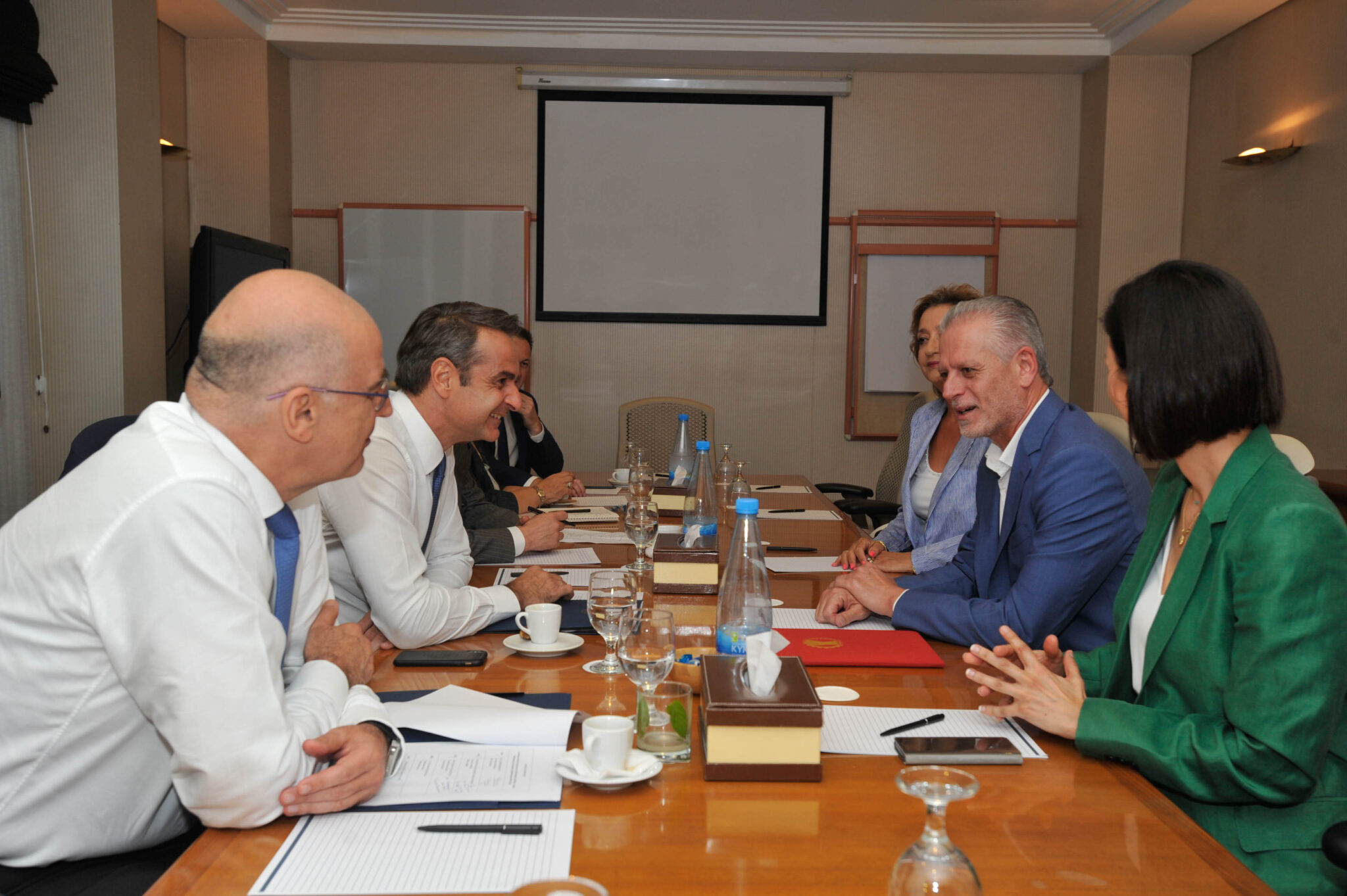 Η πρόταση Σιζόπουλου σε Μητσοτάκη για ενίσχυση του ελληνικού στρατού στην Κύπρο