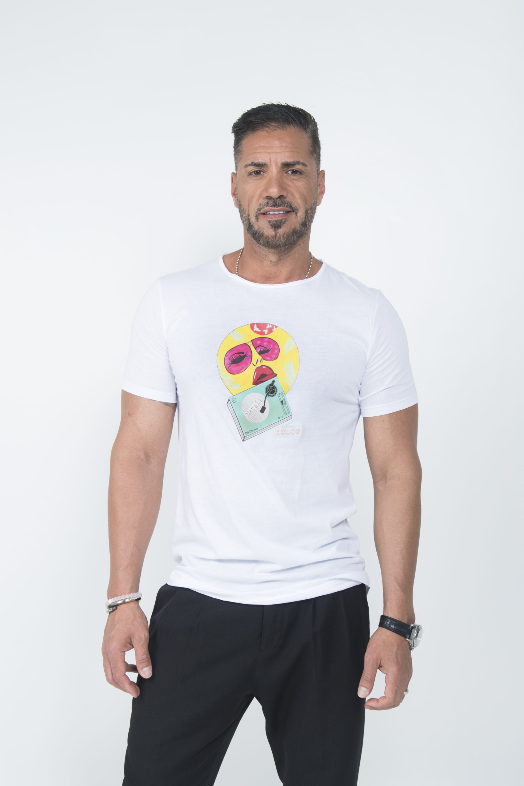 Κώστας Χαραλάμπους Ζώντας με… χρώμα!