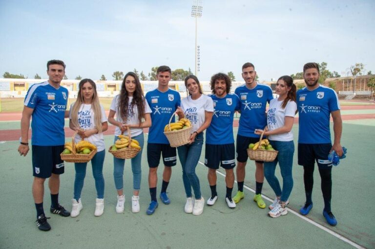 Η LIDL ΚΥΠΡΟΥ ΔΙΠΛΑ ΚΑΙ ΣΤΙΣ ΕΘΝΙΚΕΣ ΟΜΑΔΕΣ  ΠΟΔΟΣΦΑΙΡΟΥ.