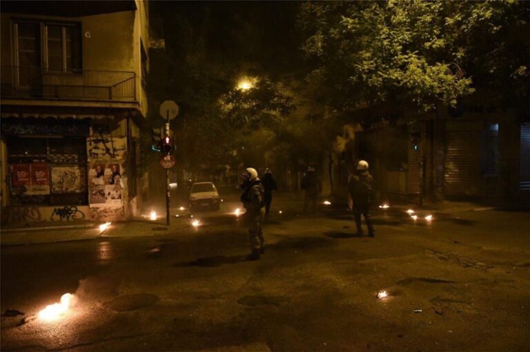 Εξάρχεια: Επεισόδια για αποφυλάκιση Κορκονέα (ΦΩΤΟ)