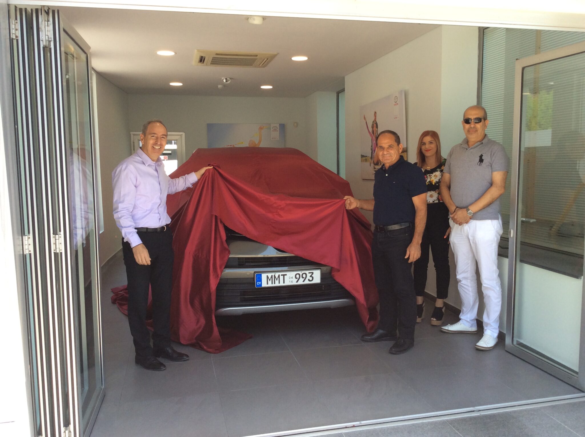 Η Toyota Κύπρου παρέδωσε ένα υβριδικό RAV4 στην Κυπριακή Παραολυμπιακή Επιτροπή