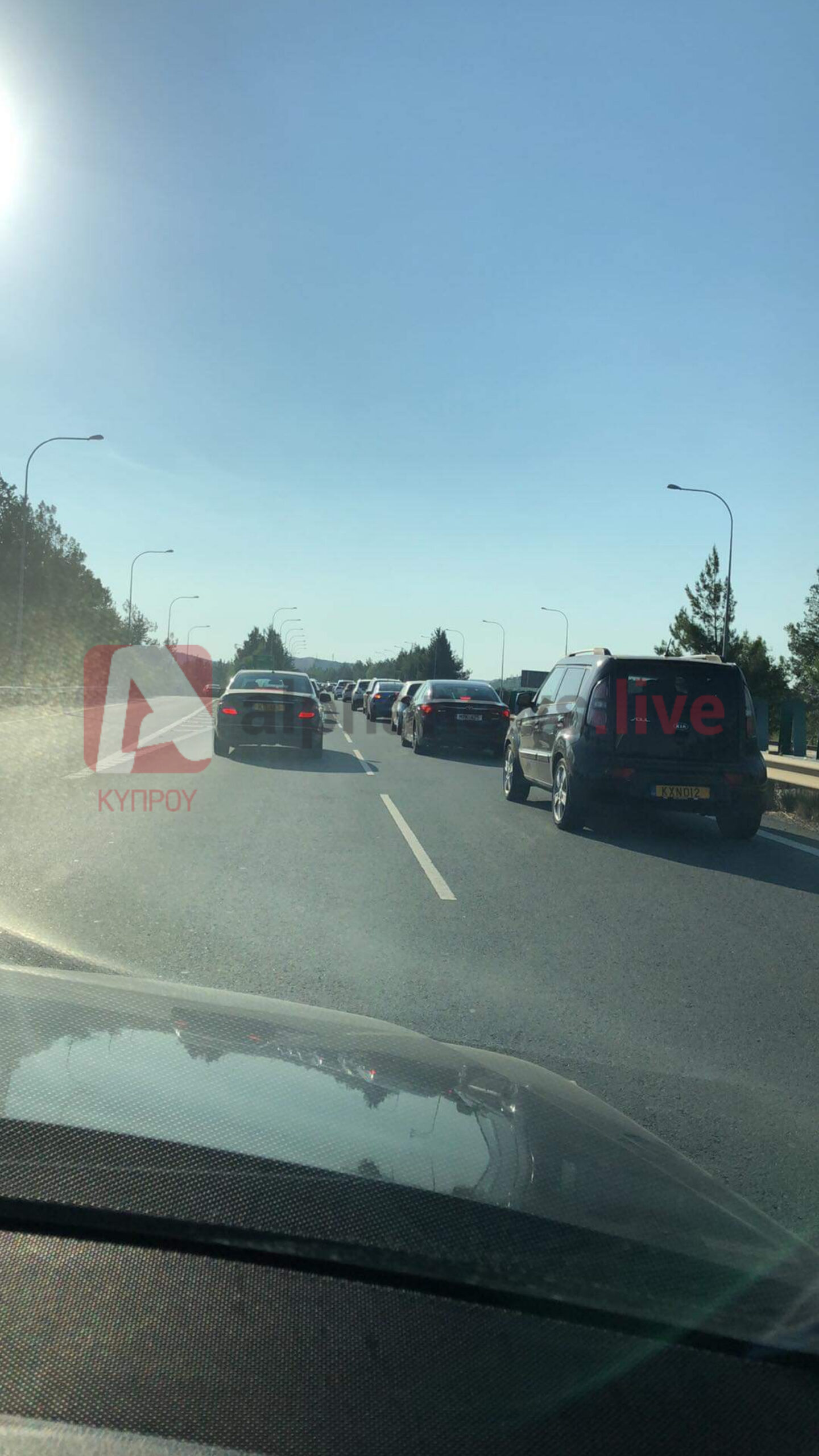 Κυκλοφοριακό κομφούζιο στον αυτοκινητόδρομο λόγω τροχαίου (ΦΩΤΟ)