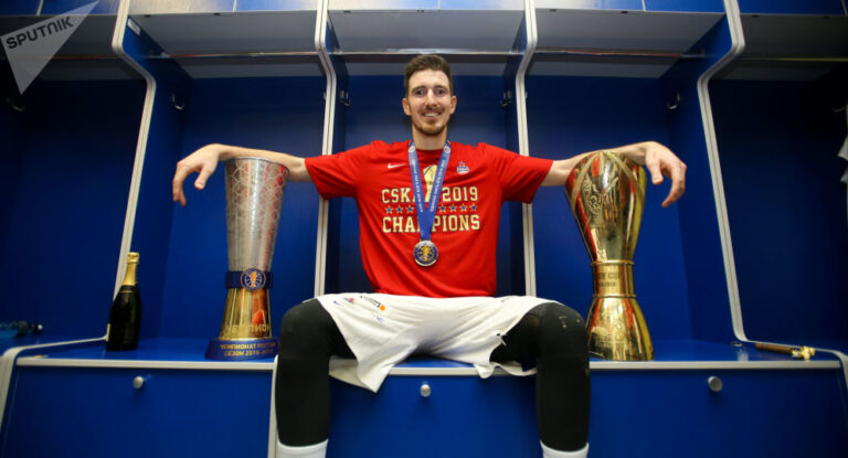 «Χτυπάει» Ντε Κολό η Φενέρ