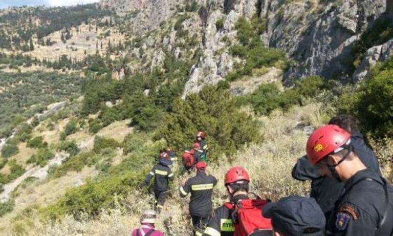 Ηλικιωμένος έπεσε με το όχημα του σε γκρεμό βάθους πέντε μέτρων