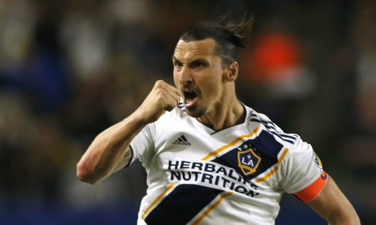 «Μαγικός» Ζλάταν πέτυχε εντυπωσιακό χατ-τρικ (ΒΙΝΤΕΟ)